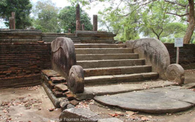 Ruinas de Senanigala o Henanigala Panchawasa Raja Maha Viharaya